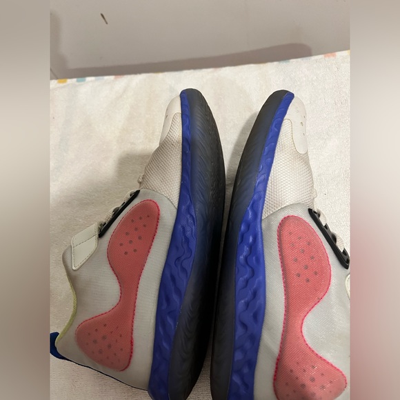 Nike Kevin Durant Basketball Sneakers- Size 3Y - Picture 6 of 9